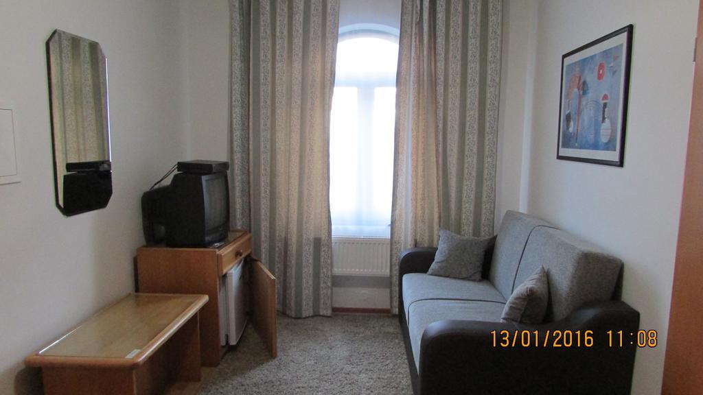 Villa Jinonice Praga Habitación foto
