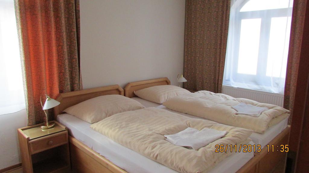 Villa Jinonice Praga Habitación foto